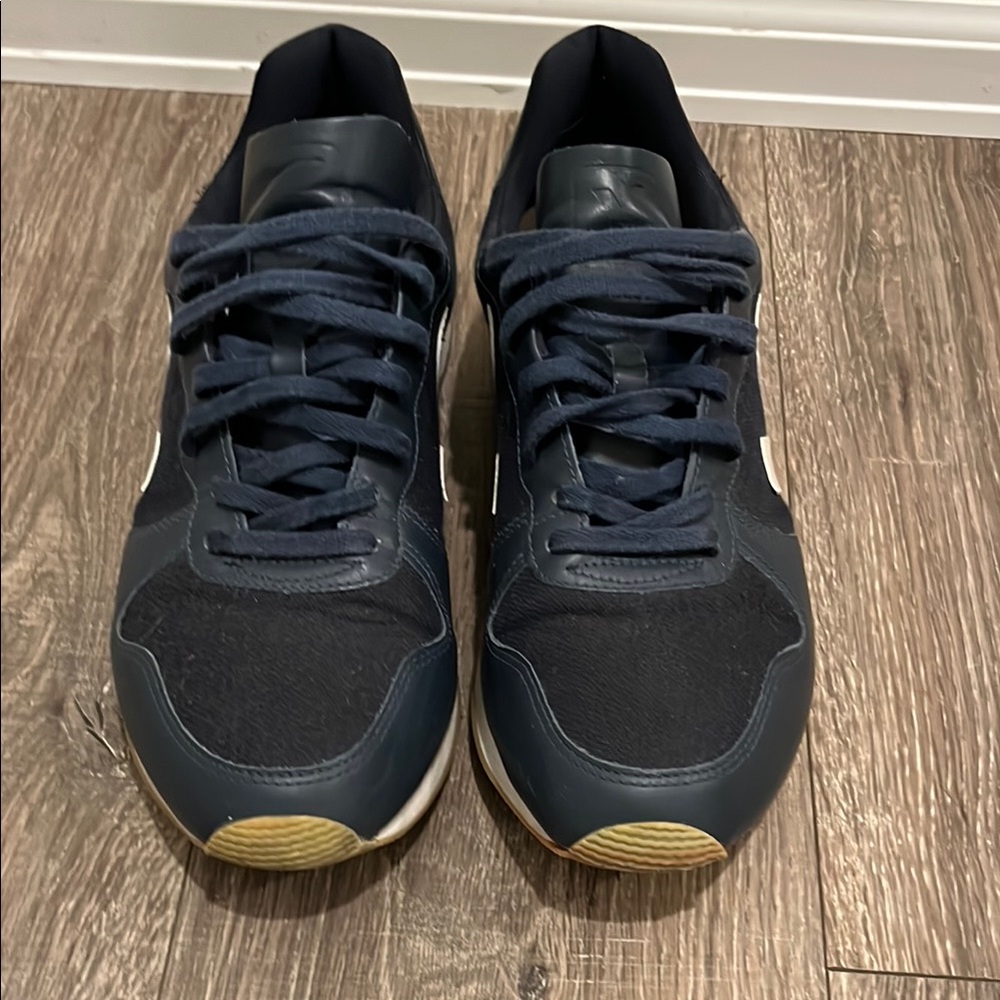 Veja Blue Sneakers with Low-Top Design and Breathable Material